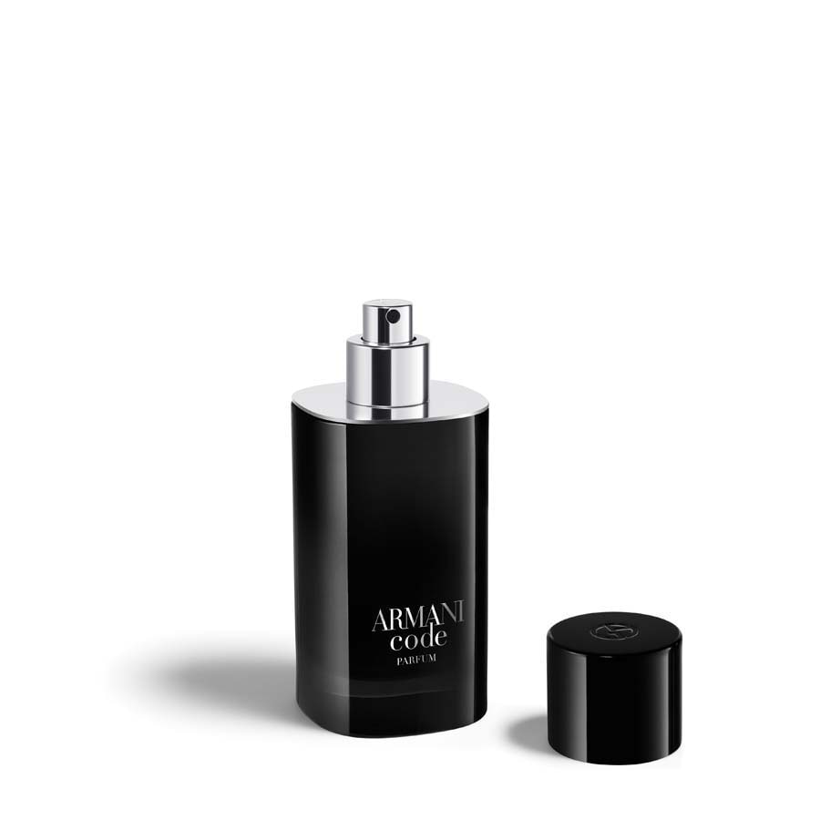 Armani Code Le Parfum Reîncărcabil: Eleganță Masculină Lemnoasă Aromatică cu Note de Iris