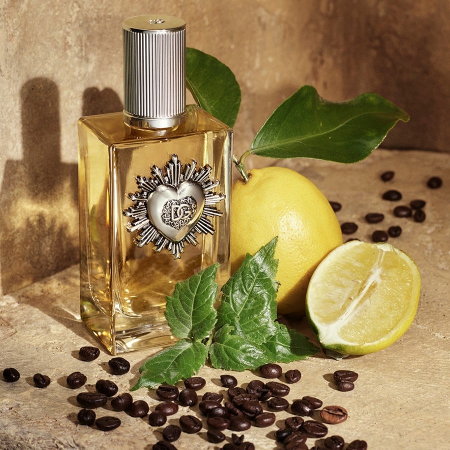 Dolce&Gabbana Devotion Bărbați Apă de Parfum: Esență Lemnoasă Picantă cu Cafea și Lămâie